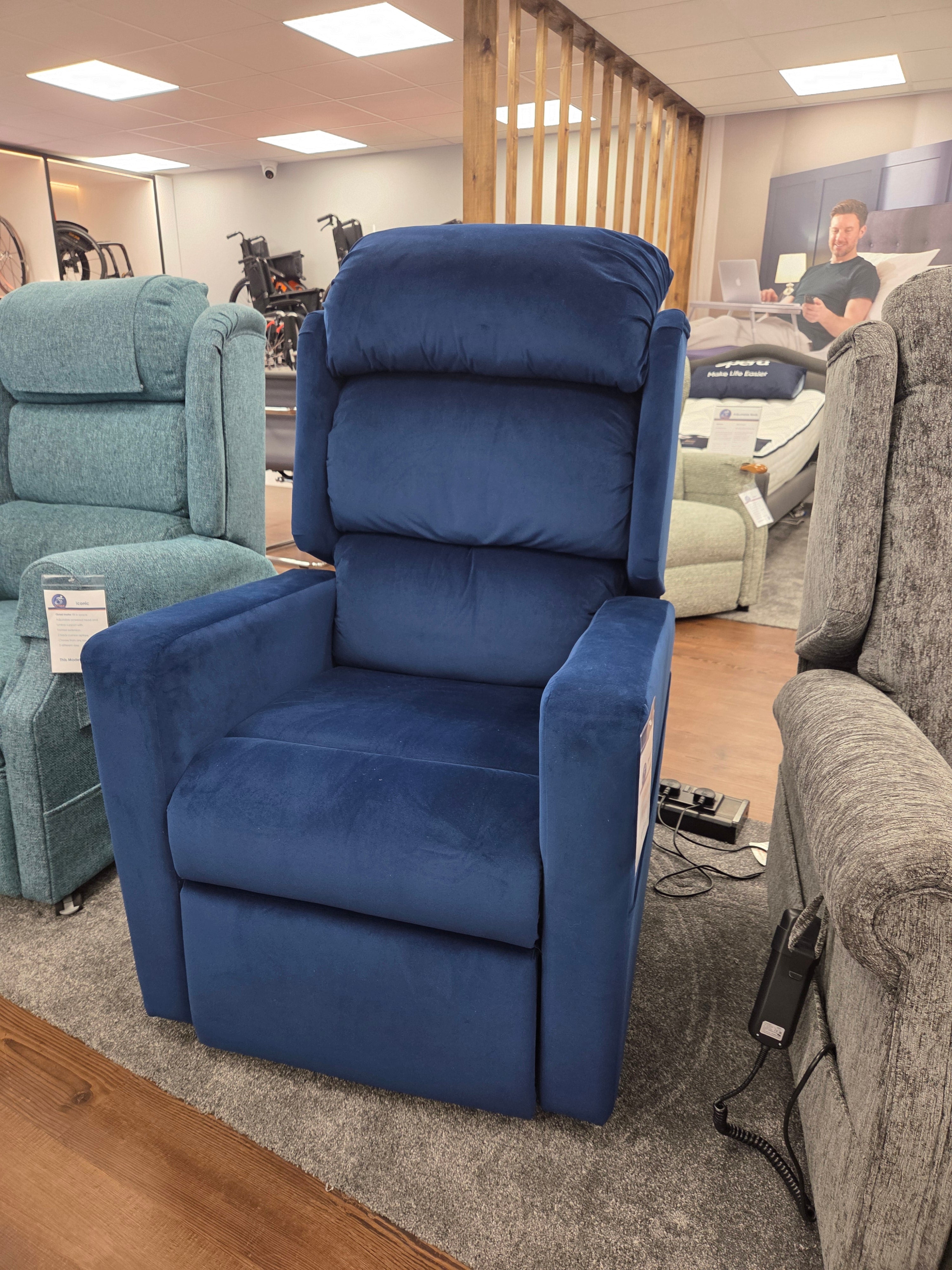 Bespoke Standard Size Riser Recliner by Rise & Recline - Ex-Display Mo ...