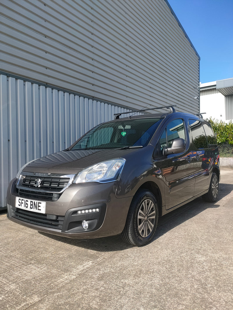 Wheelchair Accessible Vehicle Peugeot Partner Tepee - SF16 BNE