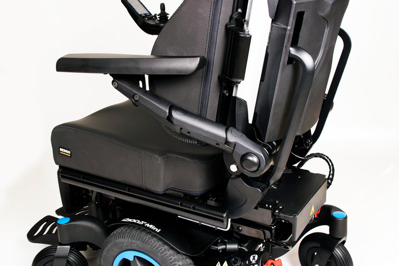 Q300M Mini Pro Adjustable armrest