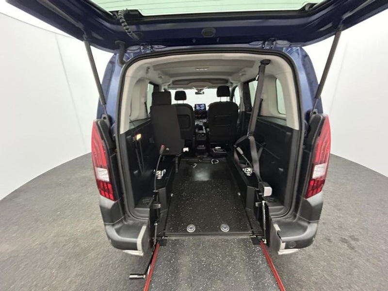 SF20 FHA Wheelchair Accessible Vehicle Peugeot Rifter Diesel Estate 1.5 Blue HDI 130 Allure