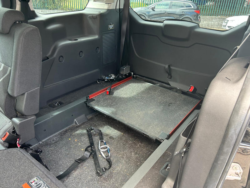 Used-approved WAV: Diesel Manual Ford Grand Tourneo Connect 1.5TDCi Zetec Wheelchair Accessible Vehicle SF66 OXG