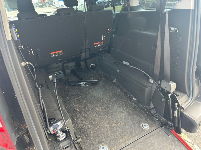 Used-approved WAV: Diesel Manual Ford Grand Tourneo Connect 1.5TDCi Zetec Wheelchair Accessible Vehicle SF66 OXG